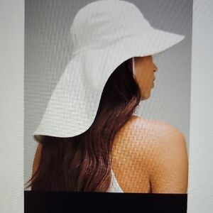NWT: lululemon All Sport Wide-Brim Hat